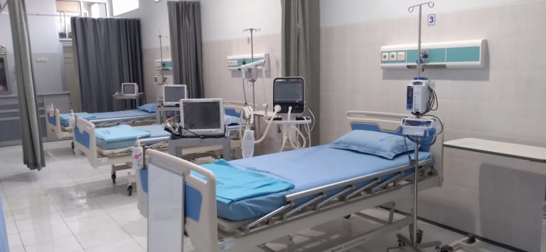 ICU (Intensive Care Unit)